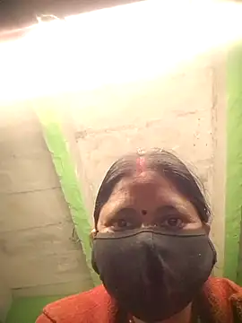 QRESABABY online show from November 11, 2025, 3:34 am