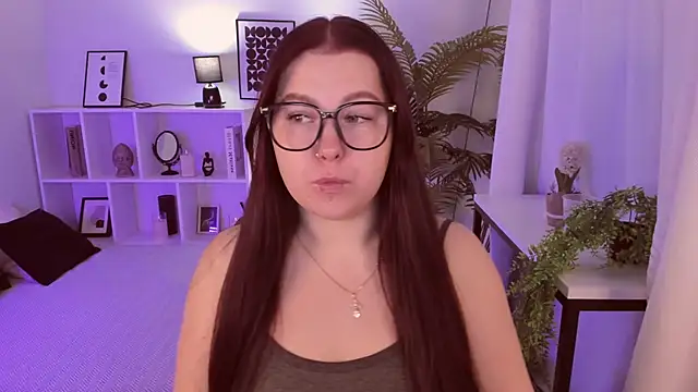 Snapshot of EffyBlush chatting on November 19, 2025, 1:33 pm EffyBlush online show from November 19, 2025, 1:33 pm