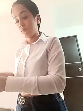 Snapshot of BabyCaramel18 chatting on November 3, 2025, 4:43 pm BabyCaramel18 online show from November 3, 2025, 4:43 pm