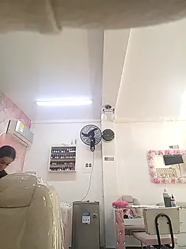 Snapshot of BabyCaramel18 chatting on November 7, 2025, 1:59 pm BabyCaramel18 online show from November 7, 2025, 1:59 pm