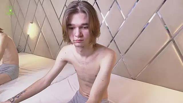 Snapshot of DavidLeatherhofff chatting on February 9, 2026, 4:32 am DavidLeatherhofff online show from February 9, 2026, 4:32 am