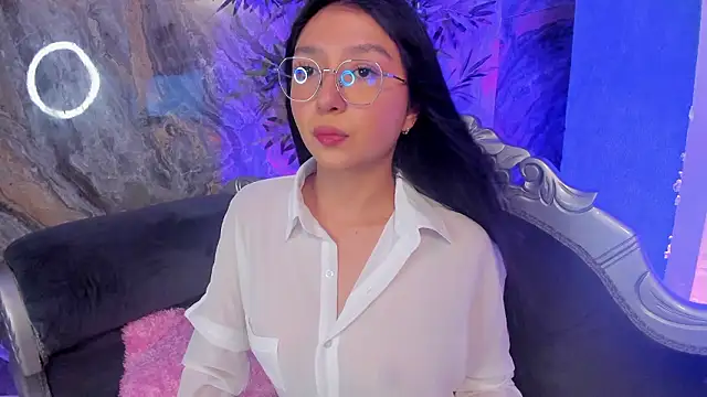 sydney miller  online show from March 20, 2026, 11:28 pm