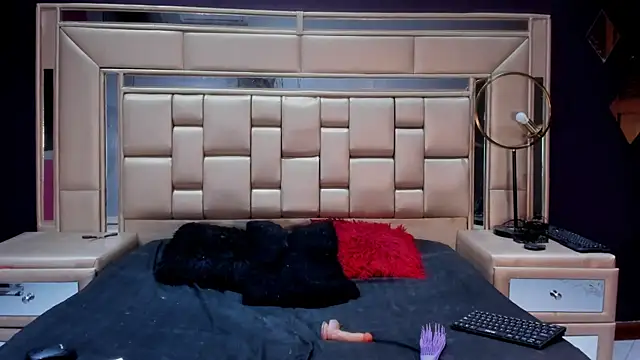 ChloeMendez online show from December 14, 2025, 11:49 am