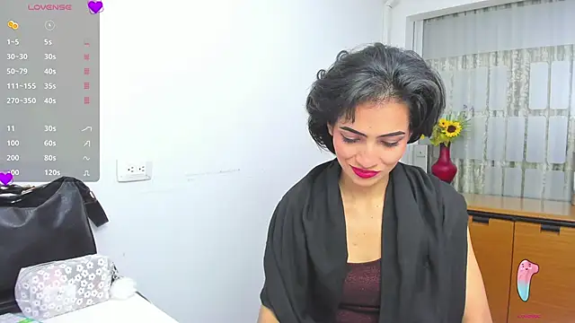 Snapshot of chloehanna chatting on December 17, 2025, 7:41 pm chloehanna online show from December 17, 2025, 7:41 pm