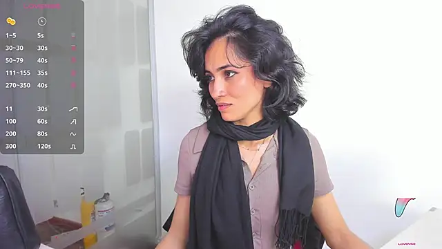 Snapshot of chloehanna chatting on December 22, 2025, 7:14 pm chloehanna online show from December 22, 2025, 7:14 pm