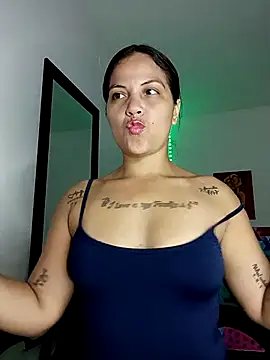 Snapshot of tattyHot95 chatting on December 2, 2025, 2:08 pm tattyHot95 online show from December 2, 2025, 2:08 pm