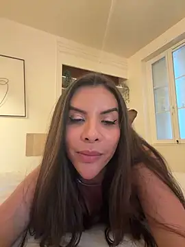 Snapshot of Thaylla_sophiiia chatting on April 2, 2026, 2:13 pm Thaylla sophiiia online show from April 2, 2026, 2:13 pm