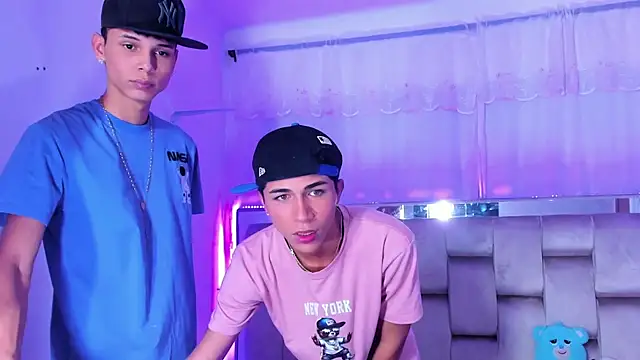 Snapshot of boyswantingplay chatting on October 29, 2025, 12:09 am boyswantingplay online show from October 29, 2025, 12:09 am