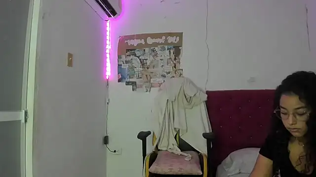 emily stars1 online show from April 2, 2026, 5:36 am