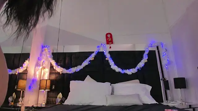 EmmadaSilva online show from November 24, 2025, 6:52 pm