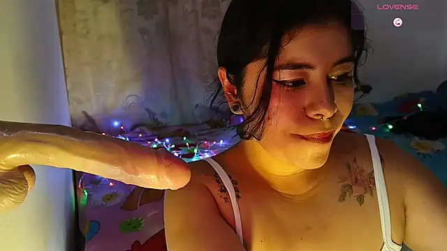 Snapshot of Magic_Alicee_ chatting on November 9, 2025, 3:32 am Magic Alicee online show from November 9, 2025, 3:32 am