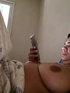 Bruninhadeusa online show from December 22, 2025, 11:43 am