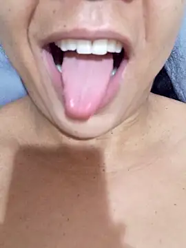 Bruninhadeusa online show from February 10, 2026, 12:53 am