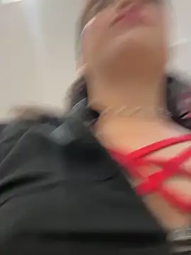 LisaMartinez34 online show from November 19, 2025, 4:18 pm