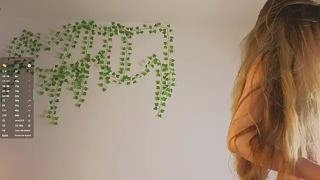 Snapshot of KissyCloud chatting on November 14, 2025, 10:08 am KissyCloud online show from November 14, 2025, 10:08 am