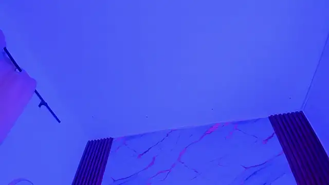 Luna Sthonem online show from November 7, 2025, 1:26 pm