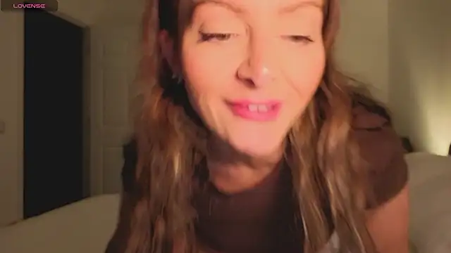 Snapshot of Lovelavender_ chatting on November 26, 2025, 9:59 pm Lovelavender online show from November 26, 2025, 9:59 pm