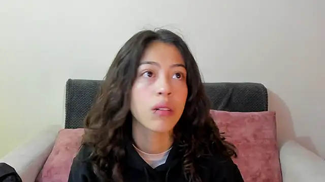 Snapshot of emily_jonessxx chatting on December 2, 2025, 11:34 am emily jonessxx online show from December 2, 2025, 11:34 am