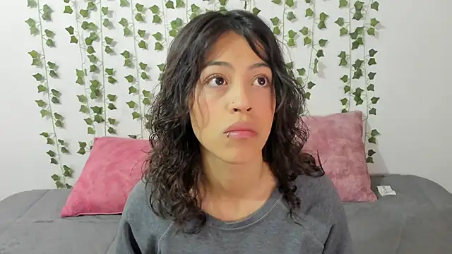 Snapshot of emily_jonessxx chatting on January 17, 2026, 3:15 pm emily jonessxx online show from January 17, 2026, 3:15 pm