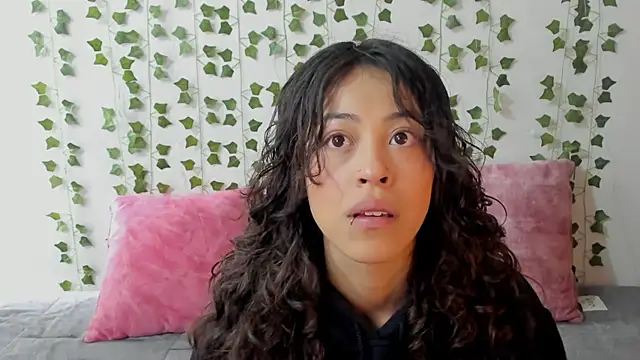 Snapshot of emily_jonessxx chatting on January 7, 2026, 7:08 pm emily jonessxx online show from January 7, 2026, 7:08 pm