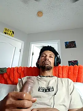 Snapshot of BigPrettyDick777 chatting on January 10, 2026, 4:57 pm BigPrettyDick777 online show from January 10, 2026, 4:57 pm