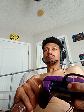 Snapshot of BigPrettyDick777 chatting on January 11, 2026, 2:46 pm BigPrettyDick777 online show from January 11, 2026, 2:46 pm