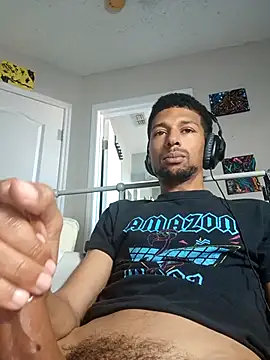 Snapshot of BigPrettyDick777 chatting on February 2, 2026, 9:25 pm BigPrettyDick777 online show from February 2, 2026, 9:25 pm