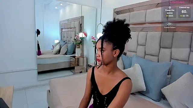 karolebonyy online show from November 2, 2025, 1:49 pm