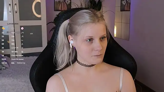 Snapshot of ShineJoan chatting on November 28, 2025, 9:59 pm ShineJoan online show from November 28, 2025, 9:59 pm