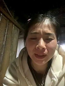 Snapshot of o-one-o chatting on December 17, 2025, 10:20 am o-one-o online show from December 17, 2025, 10:20 am