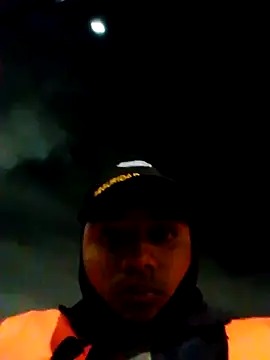 Snapshot of Elcrocans23-06 chatting on October 31, 2025, 5:59 am Elcrocans23-06 online show from October 31, 2025, 5:59 am