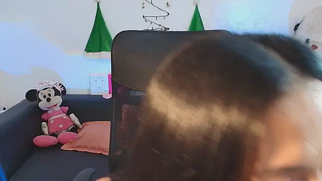 Snapshot of Kriscut_1 chatting on December 14, 2025, 5:46 am Kriscut 1 online show from December 14, 2025, 5:46 am