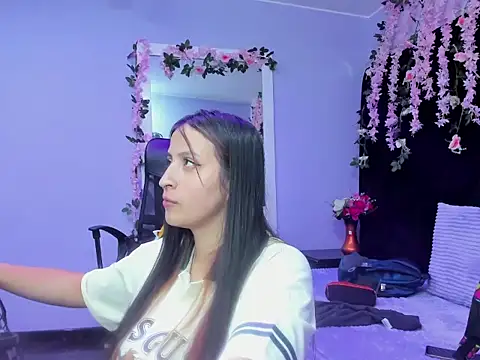 Snapshot of Gabyy_Cooper_ chatting on December 3, 2025, 12:23 am Gabyy Cooper online show from December 3, 2025, 12:23 am