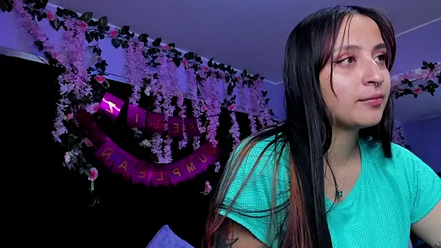 Snapshot of Gabyy_Cooper_ chatting on November 5, 2025, 1:52 am Gabyy Cooper online show from November 5, 2025, 1:52 am