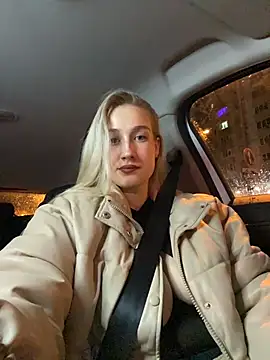 MilliEva online show from October 28, 2025, 12:44 am