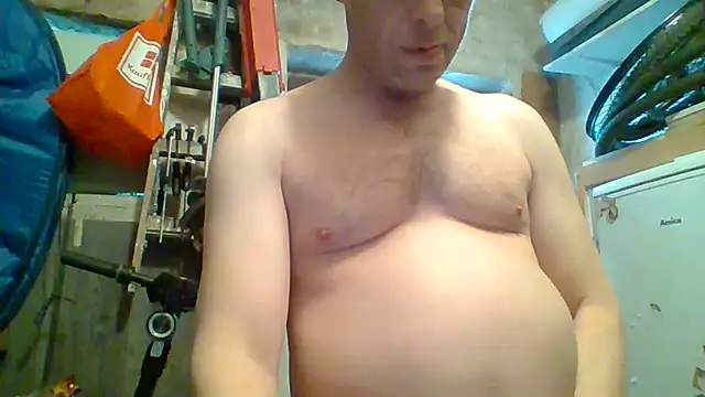 Snapshot of tommy3300 chatting on April 3, 2026, 5:25 am tommy3300 online show from April 3, 2026, 5:25 am