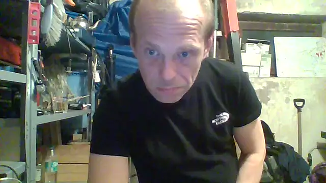 Snapshot of tommy3300 chatting on April 9, 2026, 10:49 pm tommy3300 online show from April 9, 2026, 10:49 pm
