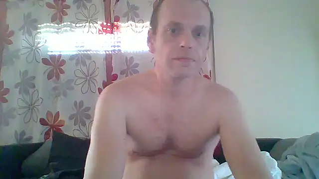 Snapshot of tommy3300 chatting on January 17, 2026, 8:40 am tommy3300 online show from January 17, 2026, 8:40 am