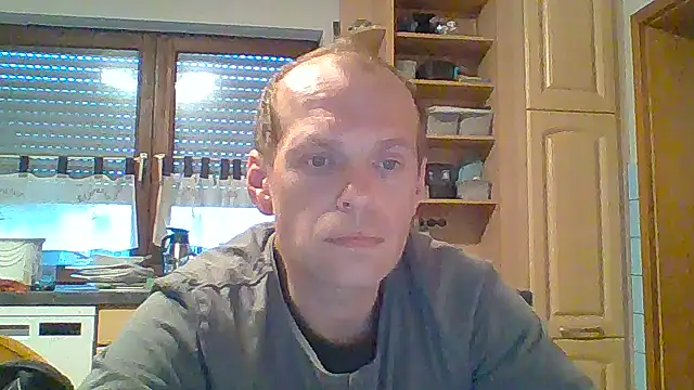 Snapshot of tommy3300 chatting on November 4, 2025, 6:50 am tommy3300 online show from November 4, 2025, 6:50 am