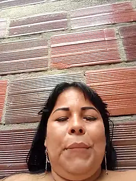 Snapshot of mother2-divorced chatting on April 16, 2026, 9:39 pm mother2-divorced online show from April 16, 2026, 9:39 pm