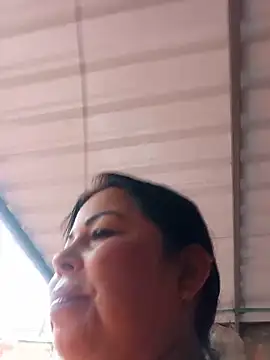 Snapshot of mother2-divorced chatting on May 21, 2026, 1:41 pm mother2-divorced online show from May 21, 2026, 1:41 pm