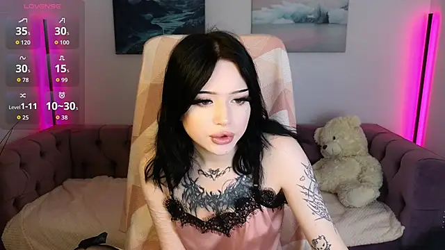 Snapshot of Emma_Kirks chatting on January 15, 2026, 3:26 pm Emma Kirks online show from January 15, 2026, 3:26 pm