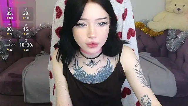 Snapshot of Emma_Kirks chatting on December 23, 2025, 10:36 am Emma Kirks online show from December 23, 2025, 10:36 am