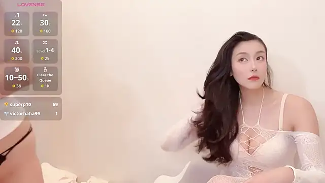 Snapshot of Follyise chatting on April 18, 2026, 4:15 am Follyise online show from April 18, 2026, 4:15 am