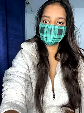 Snapshot of Cute_Marina chatting on November 17, 2025, 5:44 am Cute Marina online show from November 17, 2025, 5:44 am