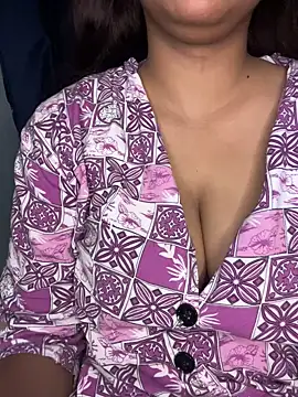 Cute Marina online show from May 29, 2026, 7:36 am