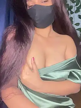 Cute Marina online show from May 7, 2026, 8:28 am