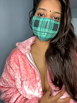 Snapshot of Cute_Marina chatting on December 16, 2025, 5:11 am Cute Marina online show from December 16, 2025, 5:11 am