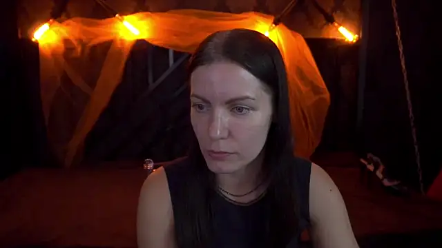 SofieMoons online show from November 3, 2025, 2:09 pm