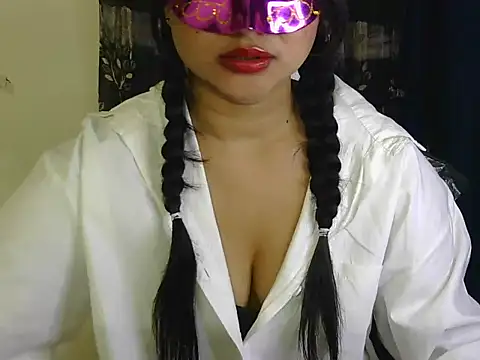 Snapshot of crazy_witch chatting on October 30, 2025, 5:32 pm crazy witch online show from October 30, 2025, 5:32 pm